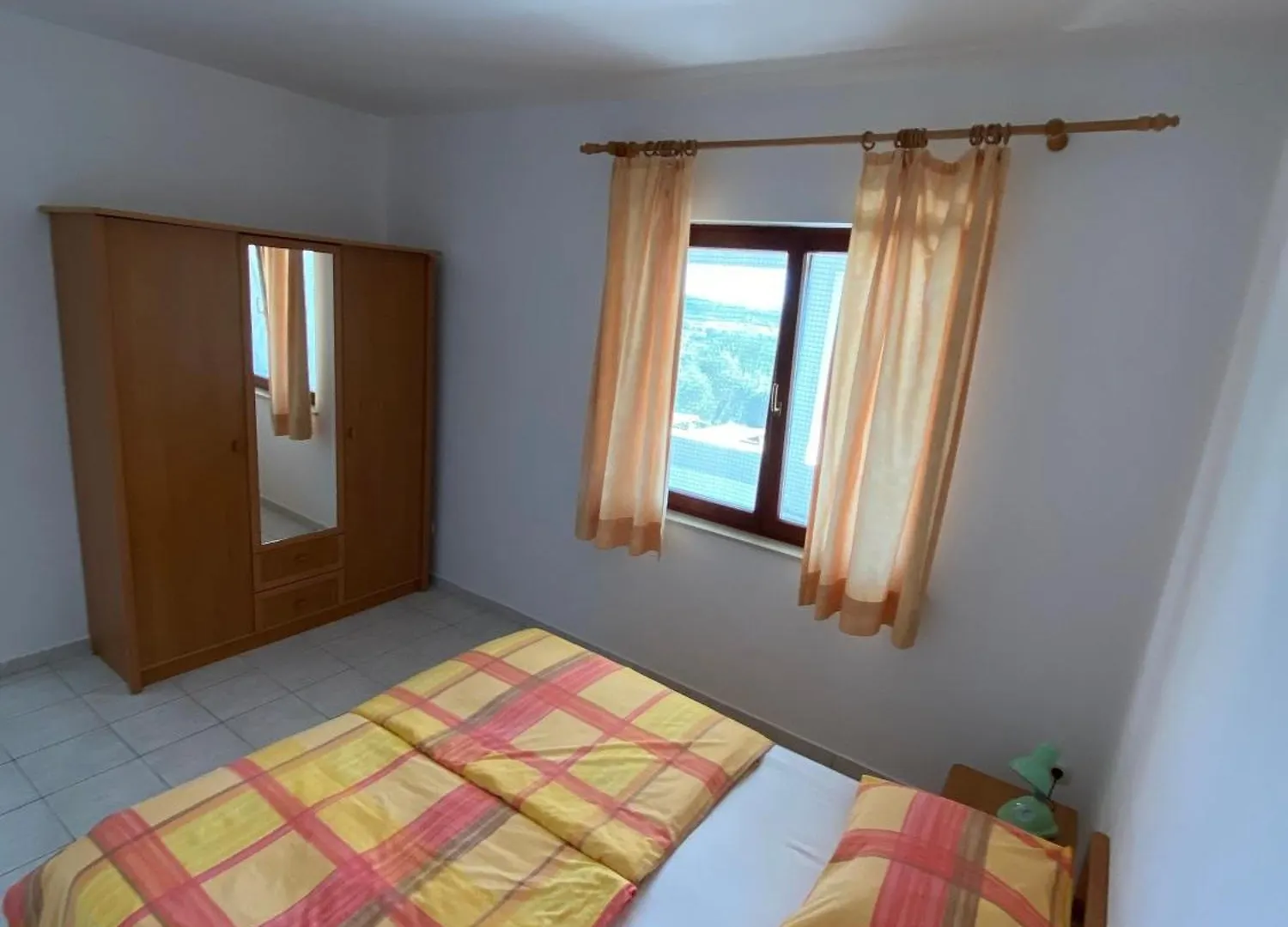 Wohnung Fuer 5 Personen Mit Pool Razanac