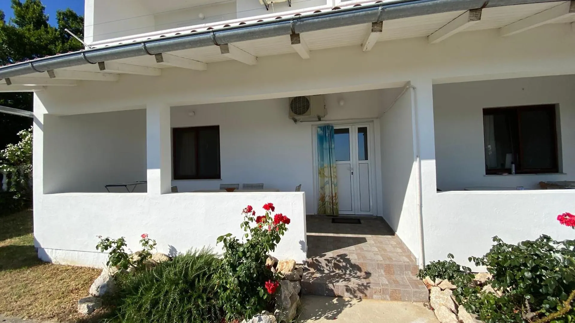 Apartment Wohnung Fuer 5 Personen Mit Pool Razanac