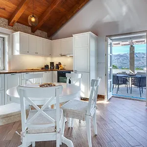 Stonehouse Milan Ferienhaus