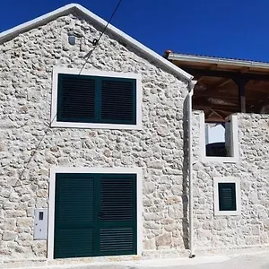 Mliko I Palenta Apartment